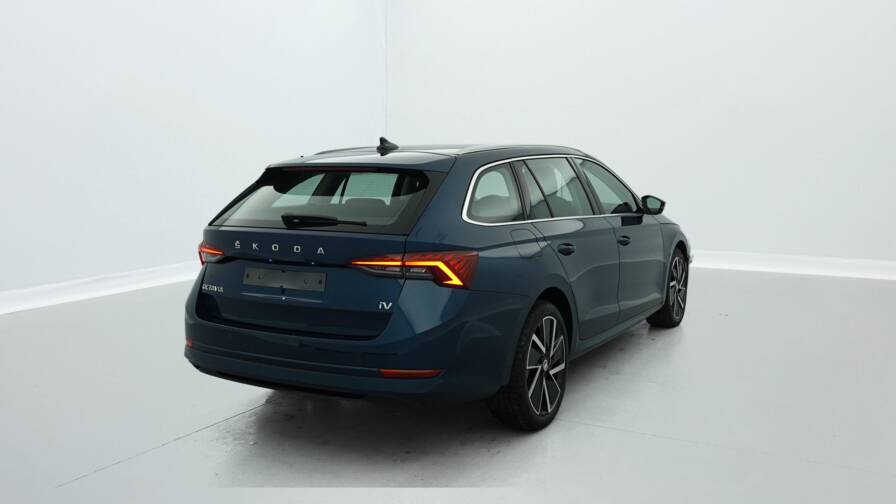 Mandataire Automobile occasion, recherche de Skoda Octavia-combi-1-4-tsi-phev-iv-204-ch-dsg6e-style - E-Motors