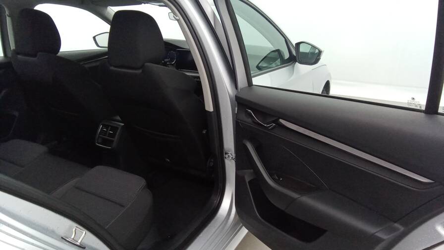 Mandataire Automobile occasion, recherche de Skoda Octavia-combi-2-0-tdi-150-dsg7-ambition-plus-cam-ra-plus-pdc-ar-av - E-Motors