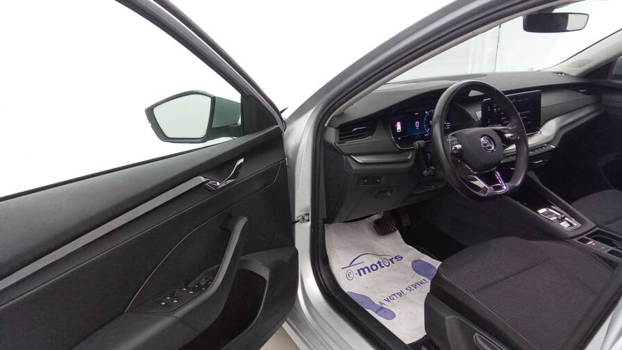 Mandataire Automobile occasion, recherche de Skoda Octavia-combi-2-0-tdi-150-dsg7-ambition-plus-cam-ra-plus-pdc-ar-av - E-Motors