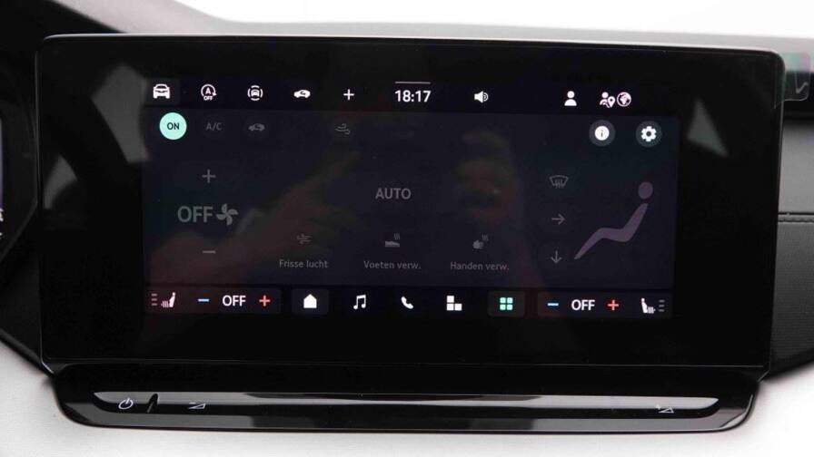 Mandataire Automobile neuf, recherche de Skoda Octavia-1-5-tsi-116-mhev-dsg-combi-my25-edition - E-Motors