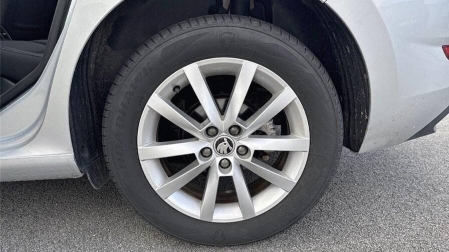 Mandataire Automobile occasion, recherche de Skoda Scala-1-6-tdi-116-ch-dsg7-ambition - E-Motors