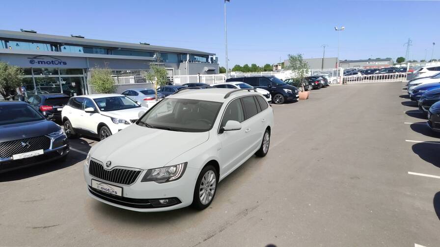 Avis-mandataire-auto-Emotors-Skoda-Superb-combi-Ambition-tdi-140-greentec.