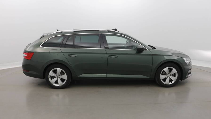 Mandataire Automobile occasion, recherche de Skoda Superb-combi-1-4-tsi-phev-218-dsg6-plus-toit - E-Motors