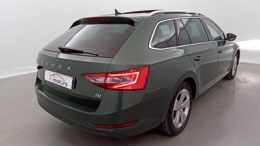 Mandataire Automobile occasion, recherche de Skoda Superb-combi-1-4-tsi-phev-218-dsg6-plus-toit - E-Motors