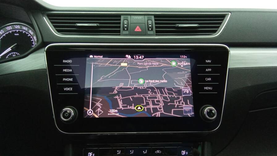 Mandataire Automobile occasion, recherche de Skoda Superb-combi-1-4-tsi-phev-218-dsg6-plus-toit - E-Motors