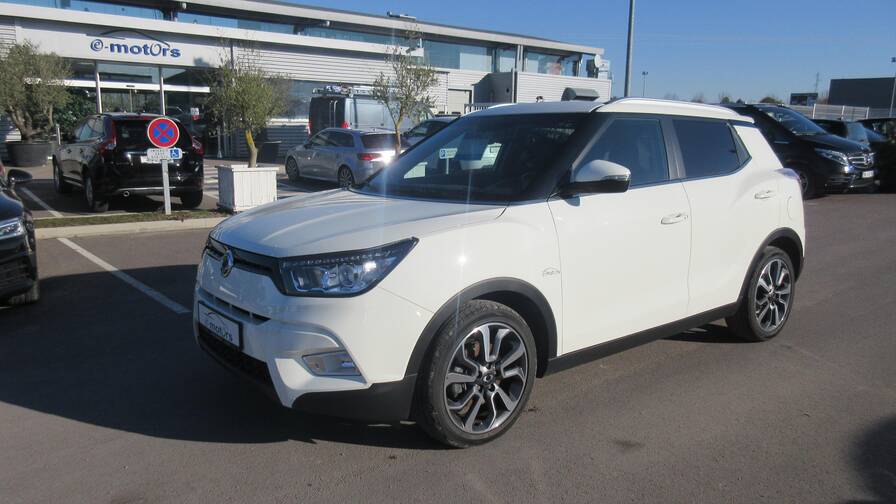 Avis-mandataire-auto-Emotors-Ssangyong-Tivoli-Luxury-e-xdi-115-2wd.