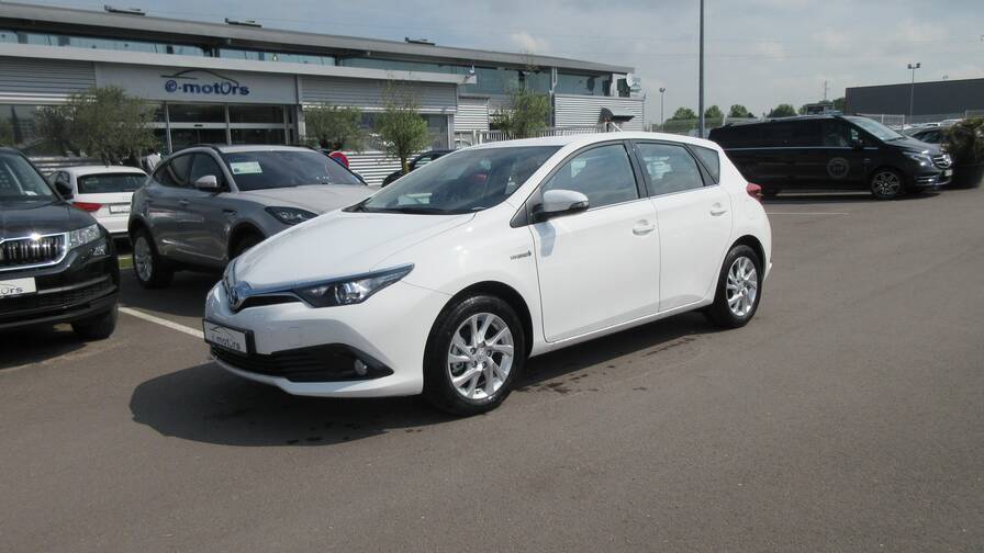 Avis-mandataire-auto-Emotors-Toyota-Auris-Hybride-tendance-136h.