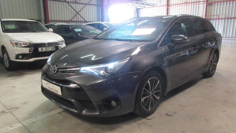Avis-mandataire-auto-Emotors-Toyota-Avensis-touring-sports-Executive-143-d-4d.