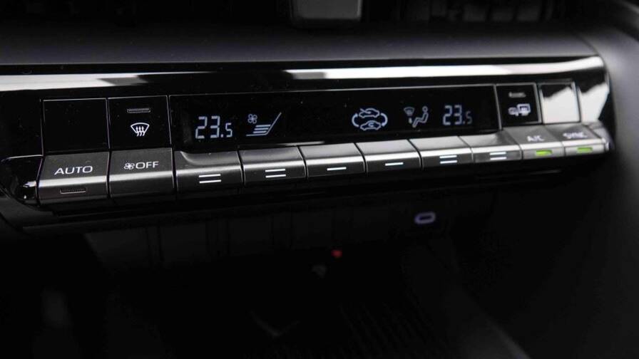 Mandataire Automobile neuf, recherche de Toyota C-hr-1-8-hybrid-140-cvt-dynamic - E-Motors