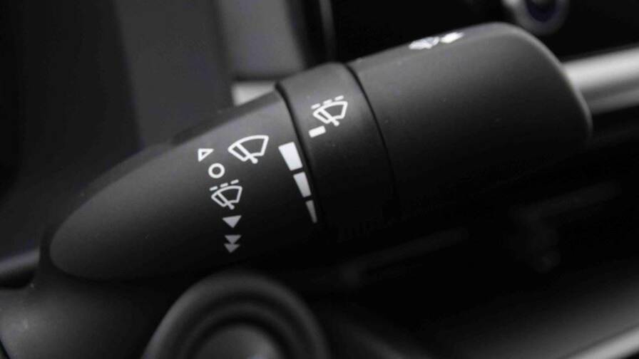 Mandataire Automobile neuf, recherche de Toyota C-hr-1-8-hybrid-140-cvt-dynamic - E-Motors