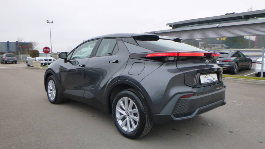 Mandataire Automobile neuf, recherche de Toyota C-hr-hybride-140-dynamic - E-Motors