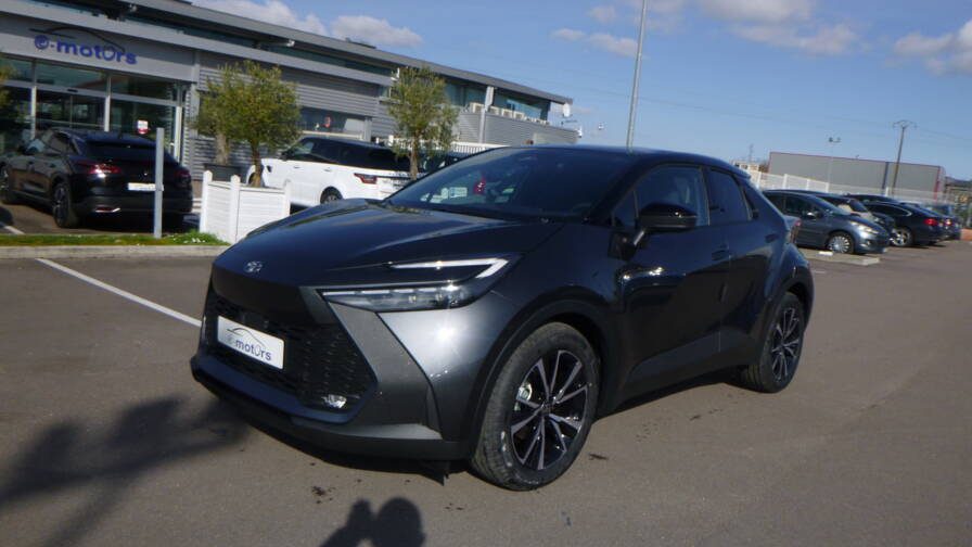 Avis-mandataire-auto-Emotors-Toyota-C-hr-Hybride-140-design.