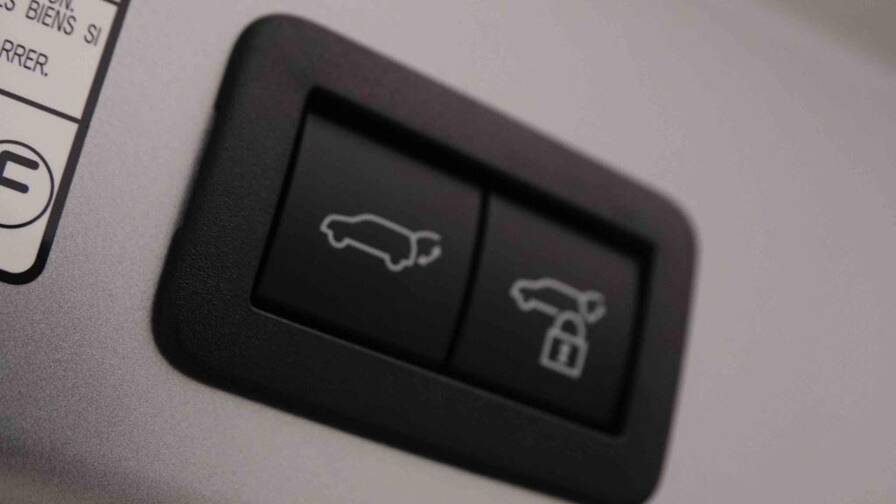 Mandataire Automobile neuf, recherche de Toyota Corolla-cross-1-8-hybrid-140-e-cvt-lounge - E-Motors