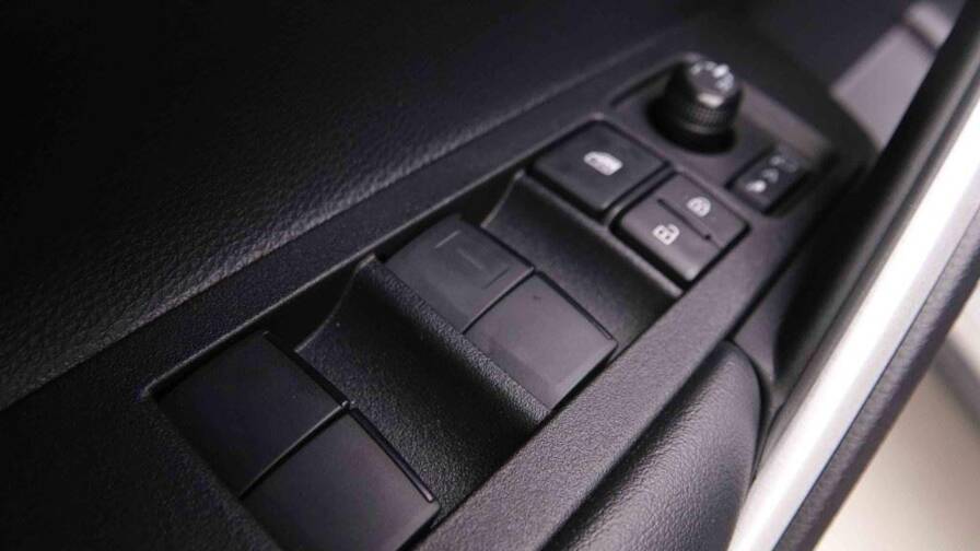 Mandataire Automobile neuf, recherche de Toyota Corolla-cross-1-8-hybrid-140-e-cvt-lounge - E-Motors