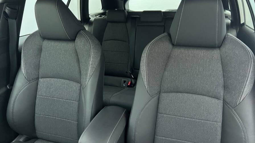 Mandataire Automobile neuf, recherche de Toyota Corolla-touring-sports-hybride-140ch-design - E-Motors
