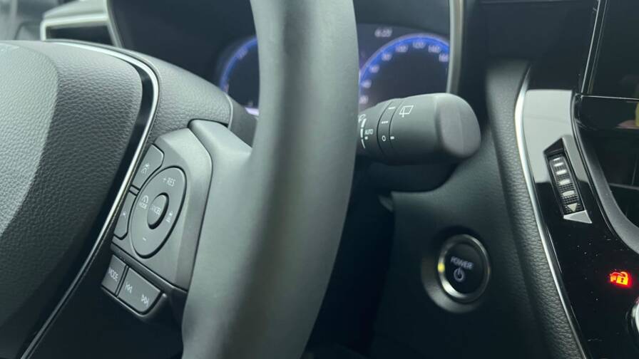 Mandataire Automobile neuf, recherche de Toyota Corolla-touring-sports-hybride-140ch-design - E-Motors
