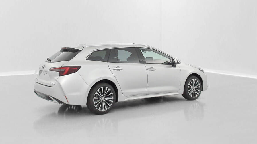Mandataire Automobile neuf, recherche de Toyota Corolla-touring-sports-x-1-8-hybrid-140ch-design-team-player - E-Motors
