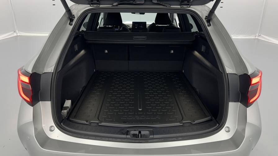 Mandataire Automobile neuf, recherche de Toyota Corolla-touring-sports-x-1-8-hybrid-140ch-design-team-player - E-Motors