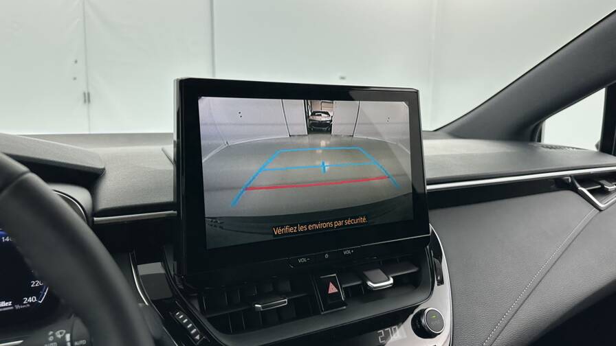 Mandataire Automobile neuf, recherche de Toyota Corolla-touring-sports-x-1-8-hybrid-140ch-design-team-player - E-Motors