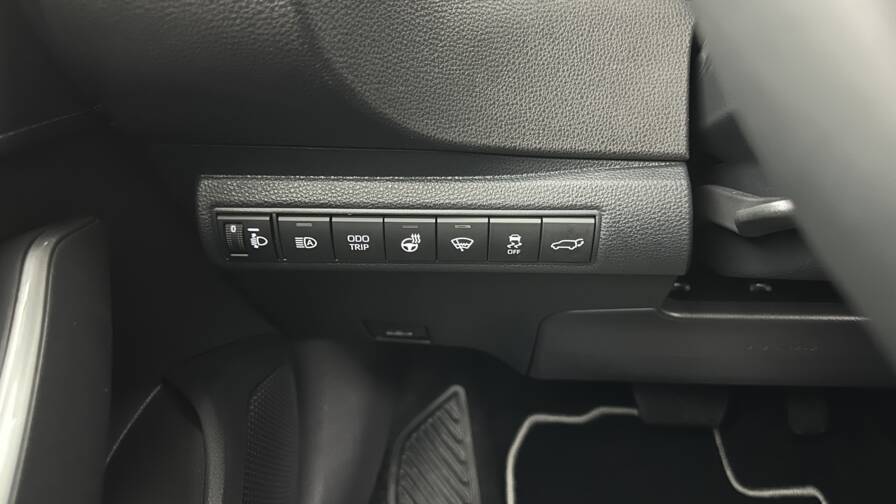 Mandataire Automobile neuf, recherche de Toyota Corolla-touring-sports-x-1-8-hybrid-140ch-design-team-player - E-Motors