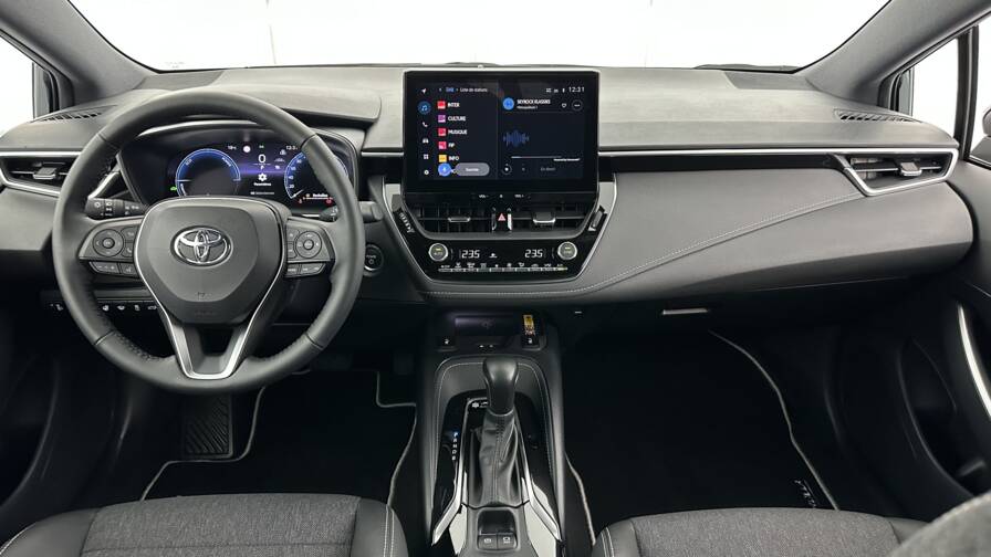 Mandataire Automobile neuf, recherche de Toyota Corolla-touring-sports-x-1-8-hybrid-140ch-design-team-player - E-Motors