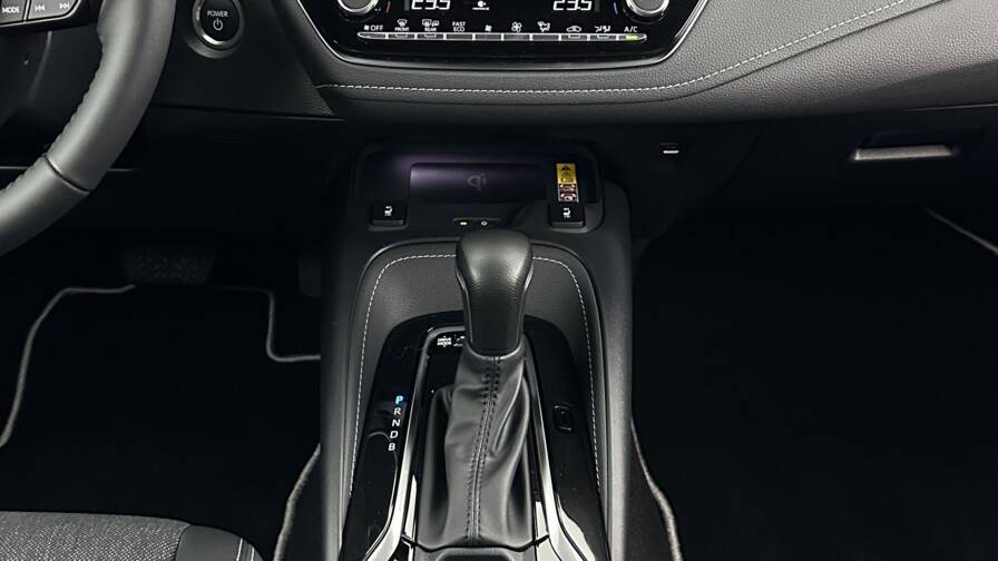 Mandataire Automobile neuf, recherche de Toyota Corolla-touring-sports-x-1-8-hybrid-140ch-design-team-player - E-Motors