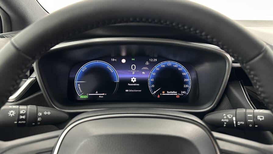 Mandataire Automobile neuf, recherche de Toyota Corolla-touring-sports-x-1-8-hybrid-140ch-design-team-player - E-Motors