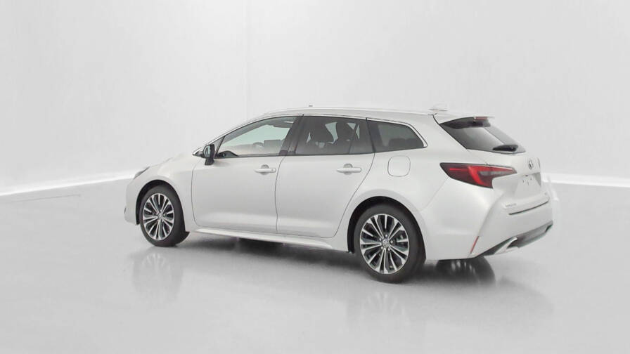 Mandataire Automobile neuf, recherche de Toyota Corolla-touring-sports-x-1-8-hybrid-140ch-design-team-player - E-Motors