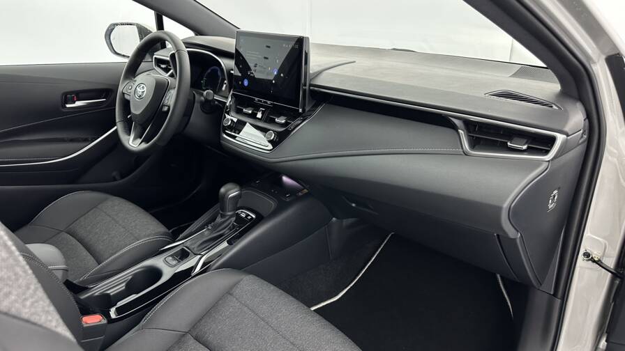 Mandataire Automobile neuf, recherche de Toyota Corolla-touring-sports-x-1-8-hybrid-140ch-design-team-player - E-Motors