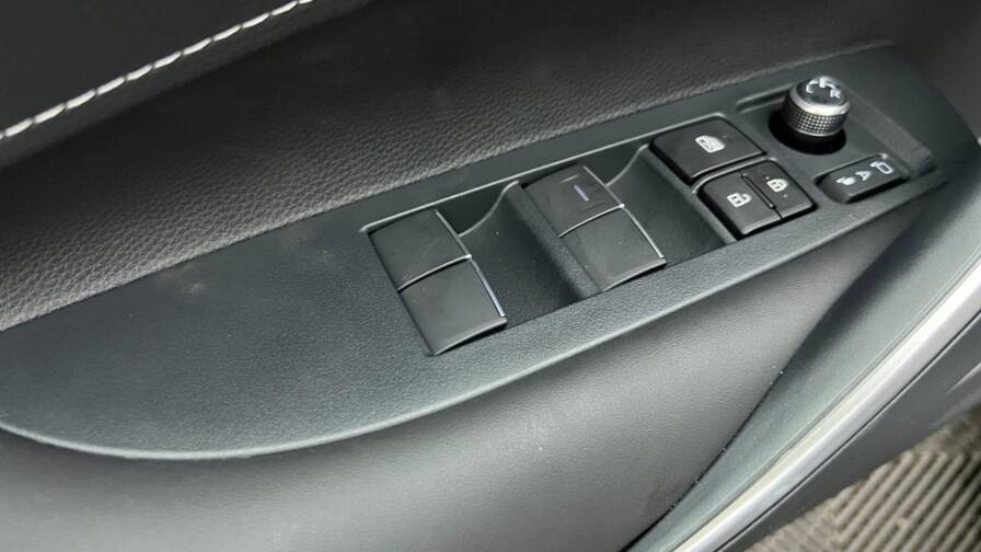 Mandataire Automobile neuf, recherche de Toyota Corolla-touring-sports-hybride-178ch-design - E-Motors