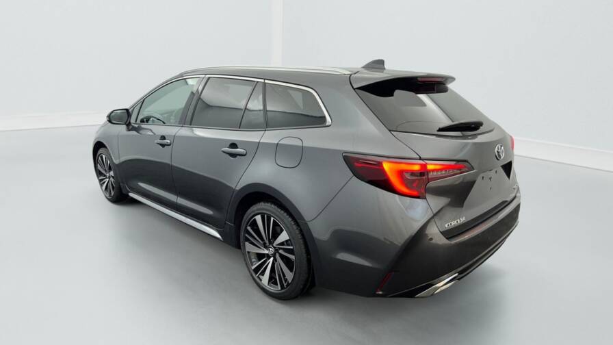 Mandataire Automobile neuf, recherche de Toyota Corolla-touring-sports-hybride-178ch-design - E-Motors