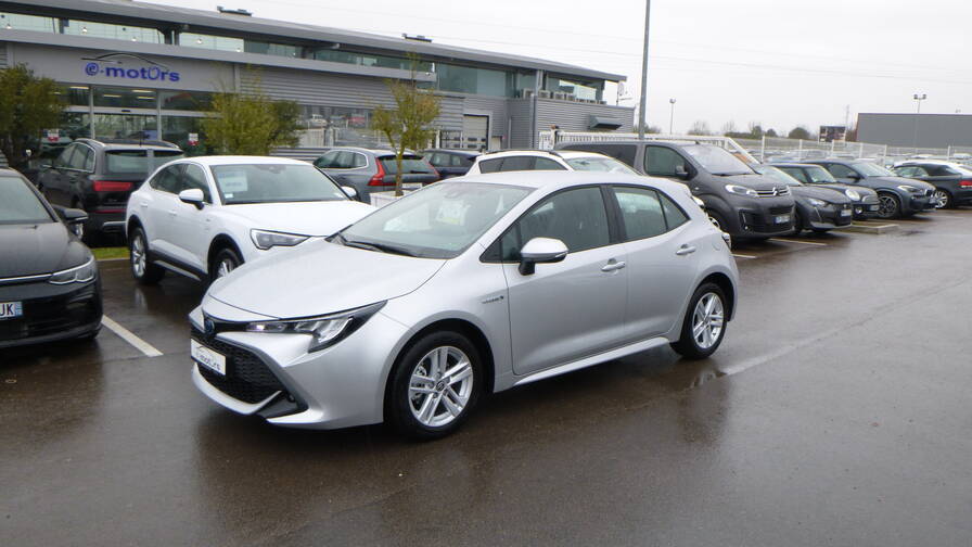 Avis-mandataire-auto-Emotors-Toyota-Corolla-hybride-Corolla-dynamic-hybride-122-plus-gps.