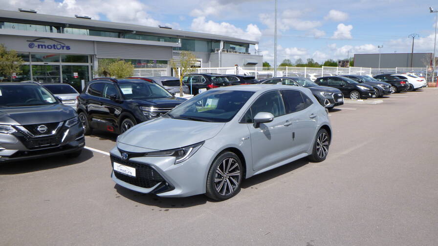 Avis-mandataire-auto-Emotors-Toyota-Corolla-hybride-Corolla-design-hybride-122-plus-gps.