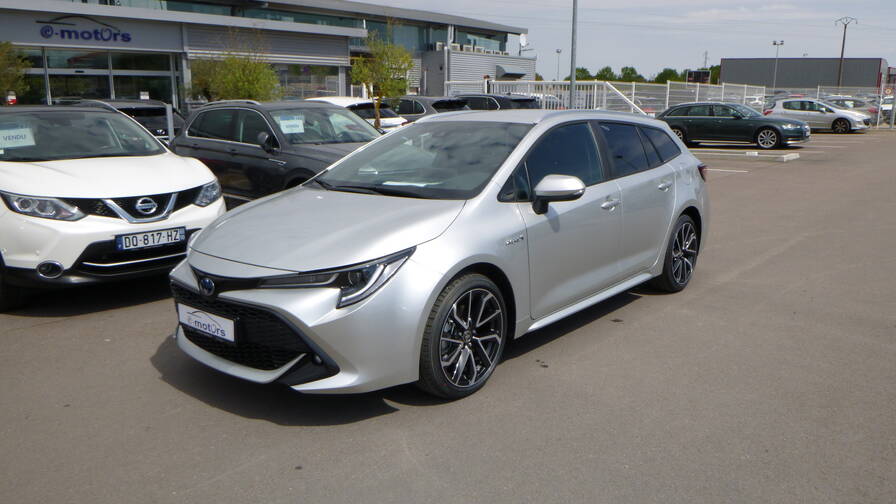 Avis-mandataire-auto-Emotors-Toyota-Corolla-touring-sports-hybride-Corolla-touring-sports-design-hybride-184-plus-jantes-18-plus-gps.