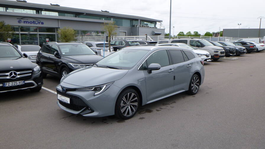 Avis-mandataire-auto-Emotors-Toyota-Corolla-touring-sports-hybride-Corolla-touring-sports-design-hybride-184-plus-gps.