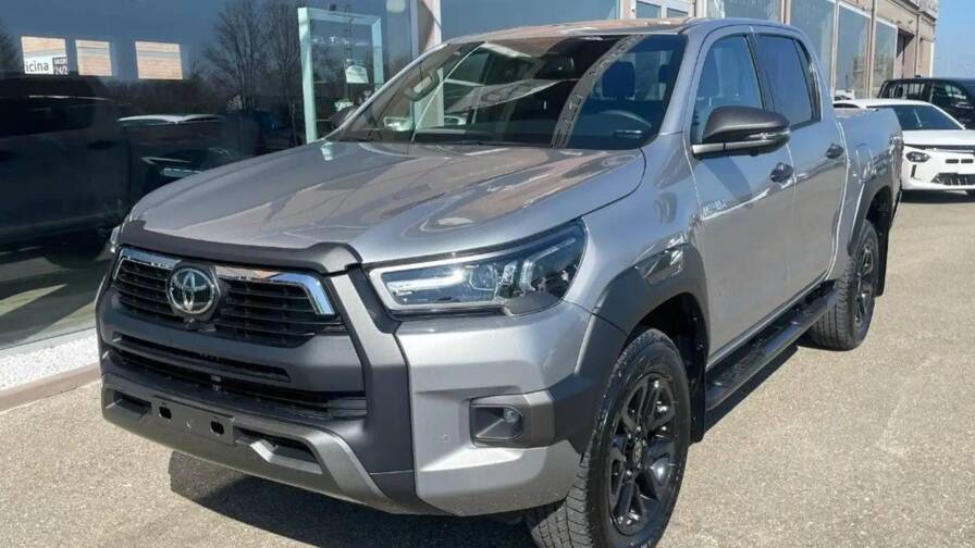 Mandataire Automobile neuf, recherche de Toyota Hilux-double-cabine-4wd-mhev-204-d-4d-bva-invincible - E-Motors