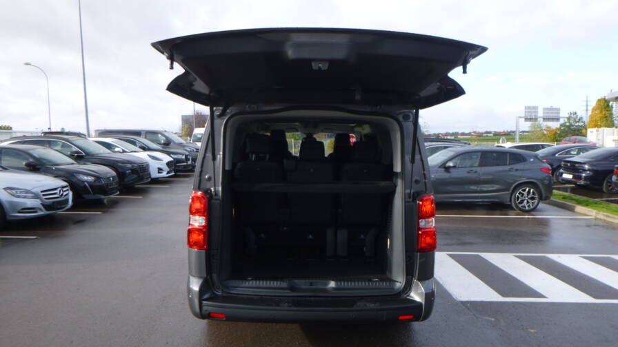 Mandataire Automobile neuf, recherche de Toyota Proace-verso-long-lounge-180-d-4d-bva8 - E-Motors