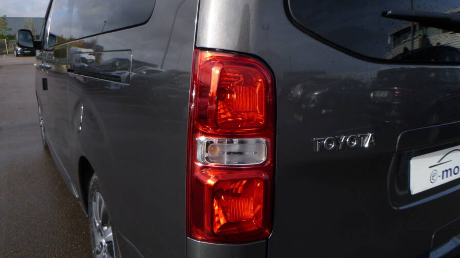 Mandataire Automobile neuf, recherche de Toyota Proace-verso-long-lounge-180-d-4d-bva8 - E-Motors
