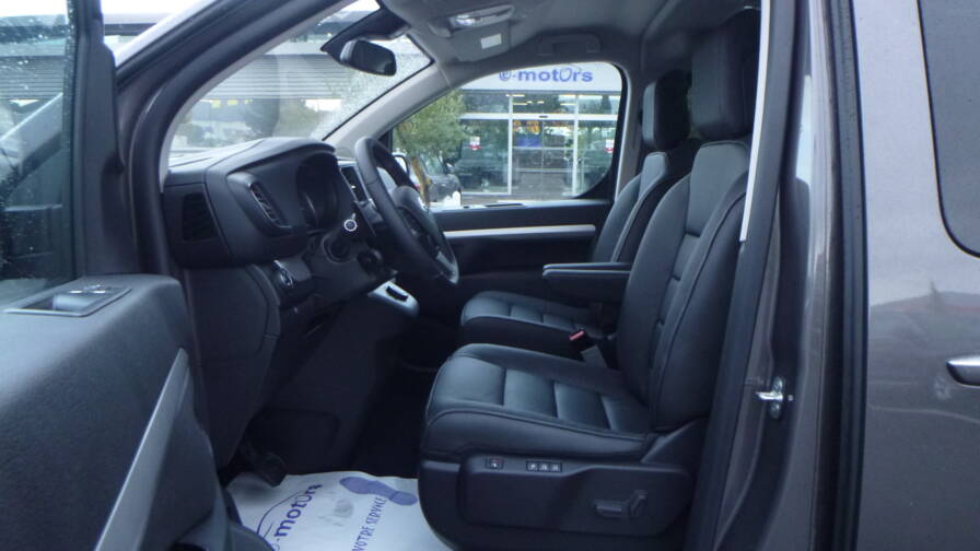 Mandataire Automobile neuf, recherche de Toyota Proace-verso-medium-lounge-180-d-4d-bva8 - E-Motors