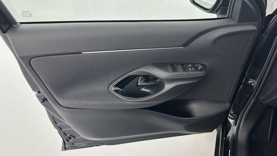 Mandataire Automobile neuf, recherche de Toyota Yaris-cross-1-5-hybride-130h-design-e-cv - E-Motors