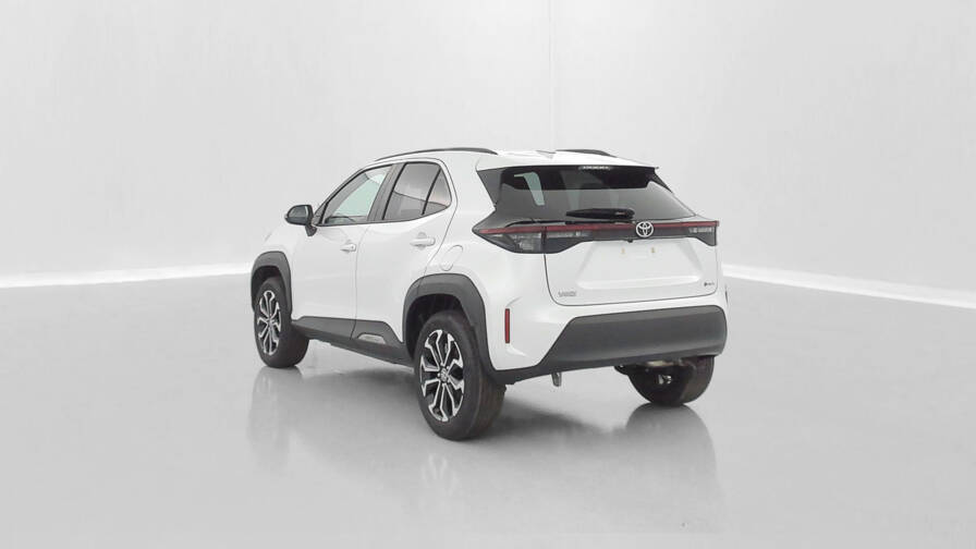 Mandataire Automobile neuf, recherche de Toyota Yaris-cross-1-5-hybride-130h-design-e-cvt - E-Motors