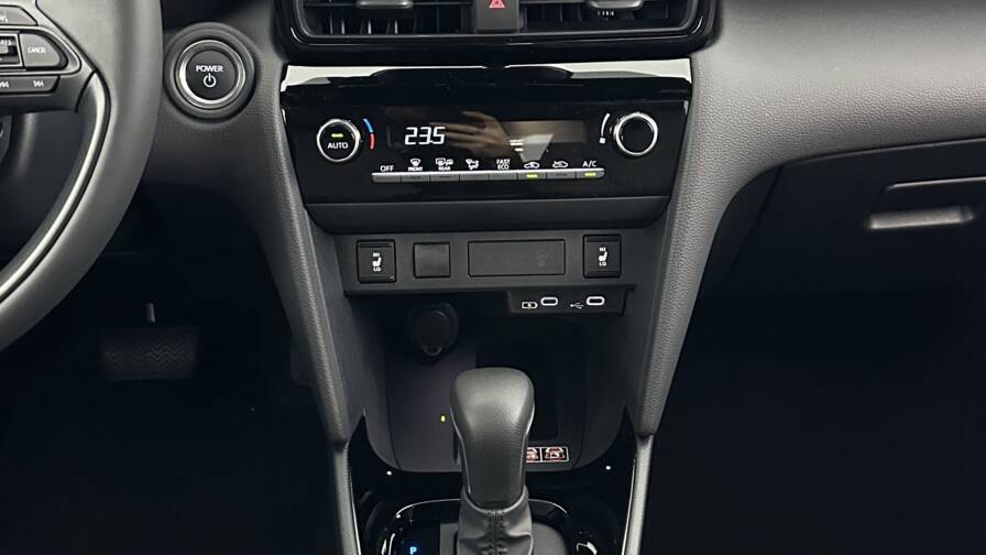 Mandataire Automobile neuf, recherche de Toyota Yaris-cross-1-5-hybride-130h-design-e-cvt - E-Motors