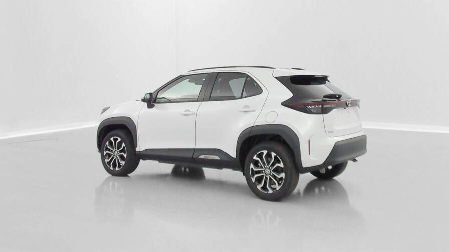 Mandataire Automobile neuf, recherche de Toyota Yaris-cross-1-5-hybride-130h-design-e-cvt - E-Motors