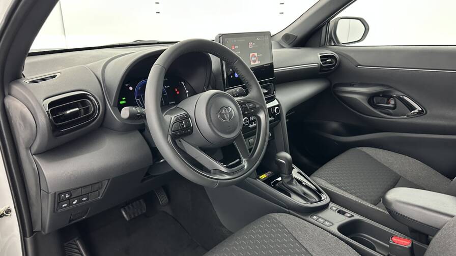 Mandataire Automobile neuf, recherche de Toyota Yaris-cross-1-5-hybride-130h-design-e-cvt - E-Motors