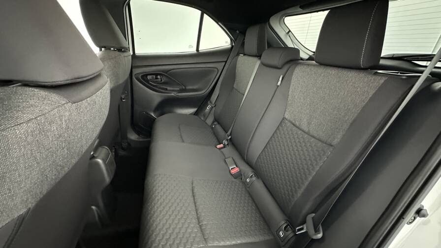 Mandataire Automobile neuf, recherche de Toyota Yaris-cross-1-5-hybride-130h-design-e-cvt - E-Motors