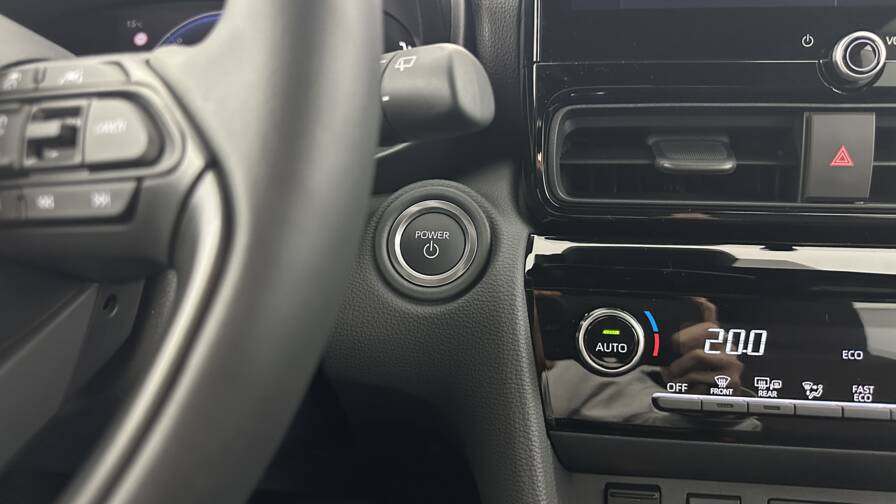 Mandataire Automobile neuf, recherche de Toyota Yaris-cross-1-5-hybride-130h-design-e-cvt - E-Motors