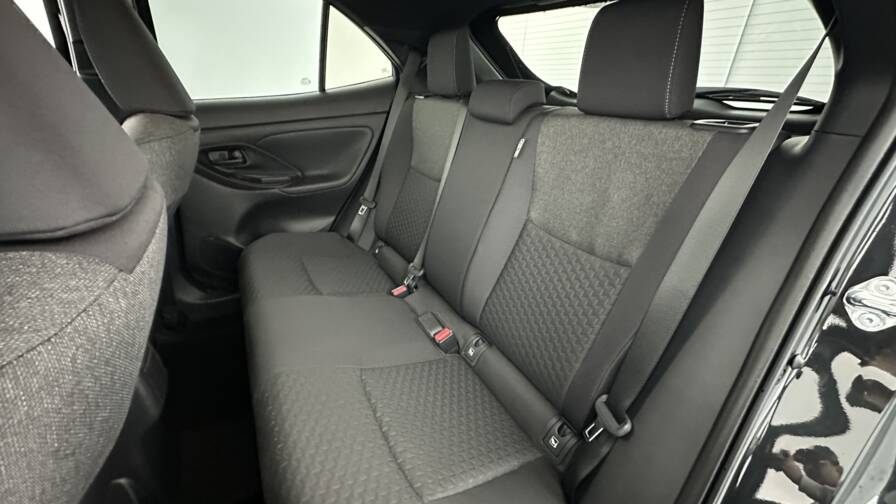 Mandataire Automobile neuf, recherche de Toyota Yaris-cross-1-5-hybride-130h-design-e-cvt - E-Motors