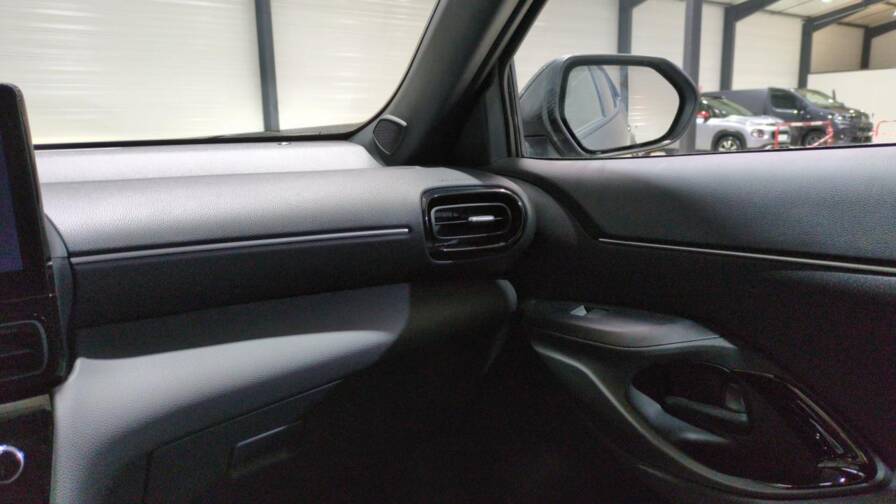 Mandataire Automobile neuf, recherche de Toyota Yaris-cross-hybride-130h-2wd-design-plus-sieges-chauffants - E-Motors