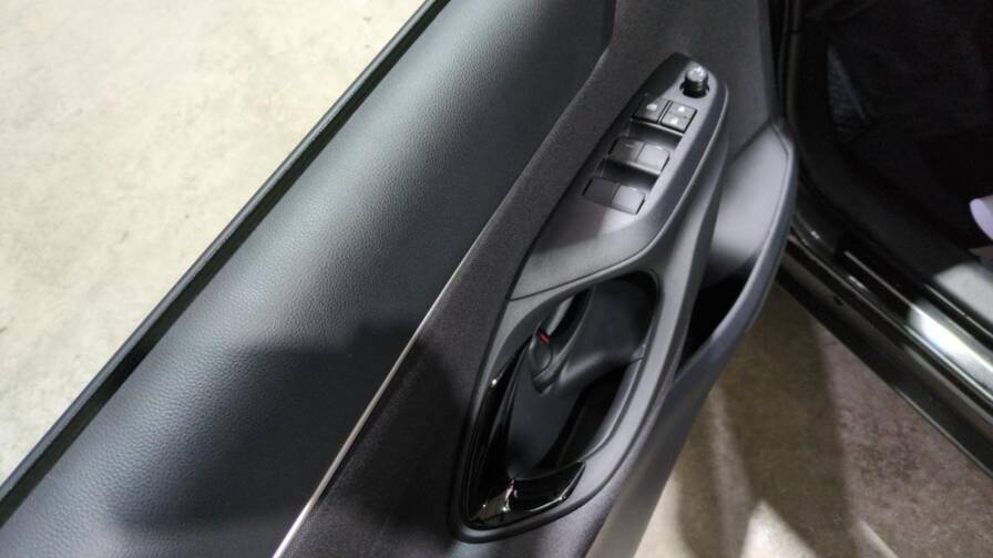 Mandataire Automobile neuf, recherche de Toyota Yaris-cross-hybride-130h-2wd-design-plus-sieges-chauffants - E-Motors