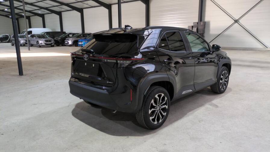 Mandataire Automobile neuf, recherche de Toyota Yaris-cross-hybride-130h-2wd-design-plus-sieges-chauffants - E-Motors